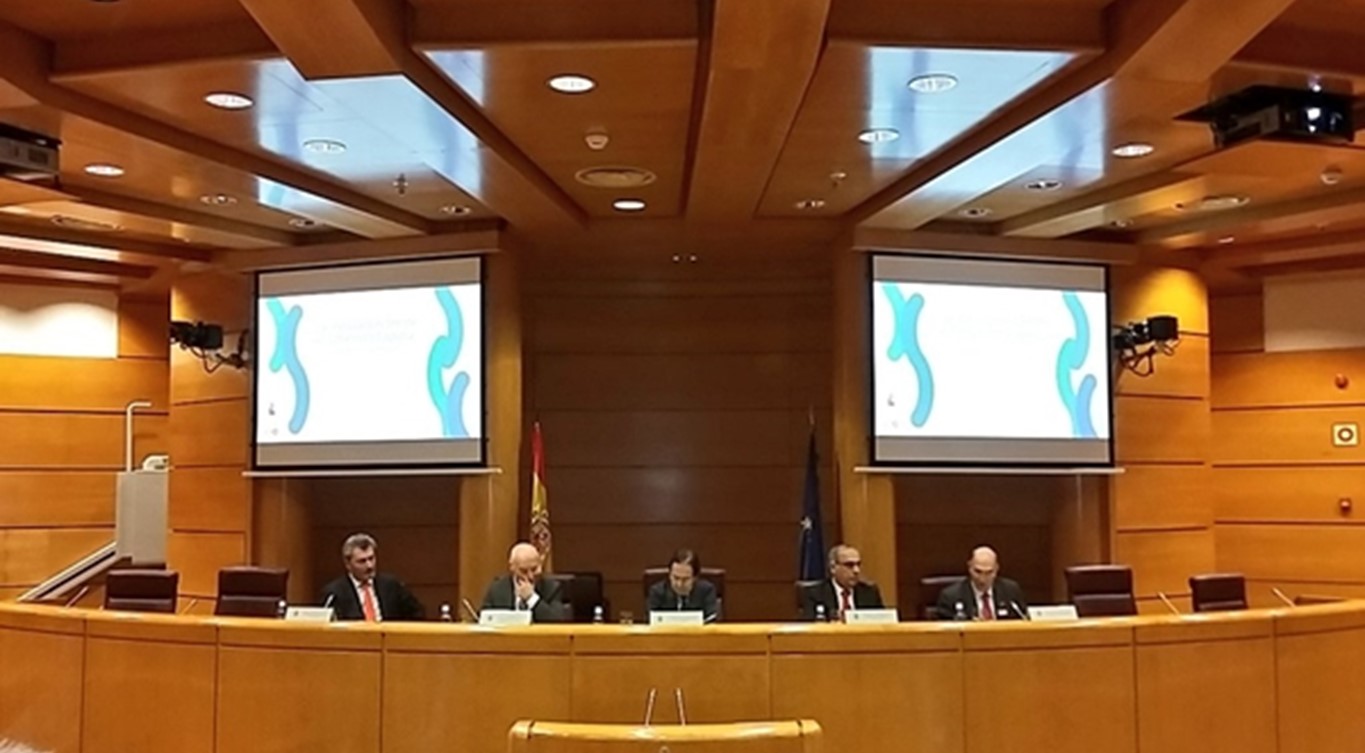 La presentación del monográfico -Legislación frente al tabaco en España. Logros y carencias- pone en agenda política el control del tabaco